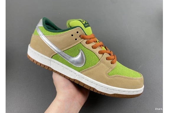  Dunk Nike Low SB  FQ7585-200 “Escargot” 1206